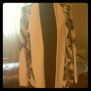 Geometric design roomy cardigan sweater